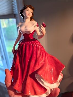 Signed "Marianne" Royal Doulton HN 3157